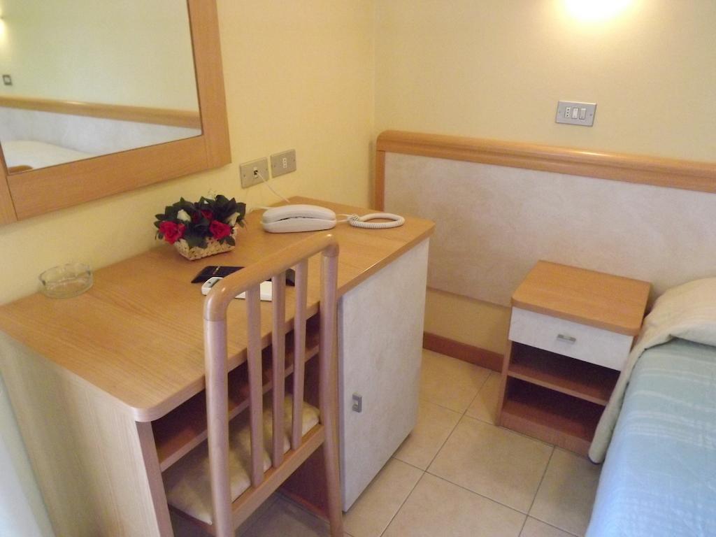 ריצ'יונה Hotel Rita חדר תמונה