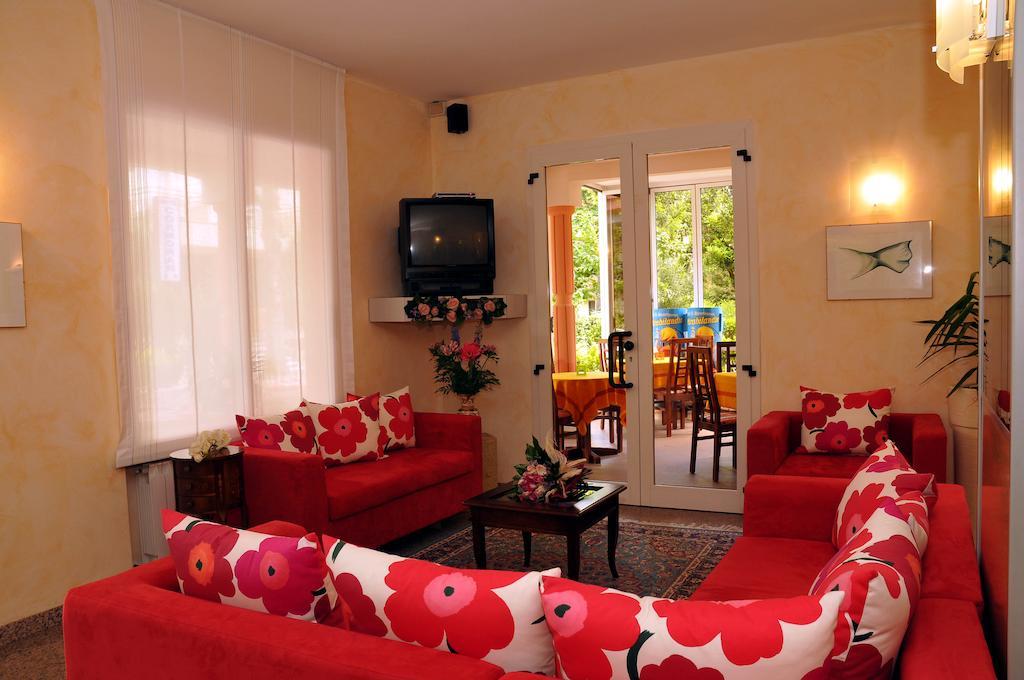 ריצ'יונה Hotel Rita מראה חיצוני תמונה
