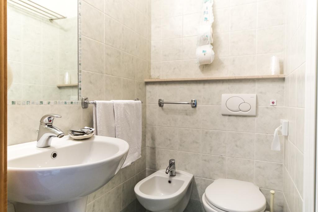 ריצ'יונה Hotel Rita מראה חיצוני תמונה