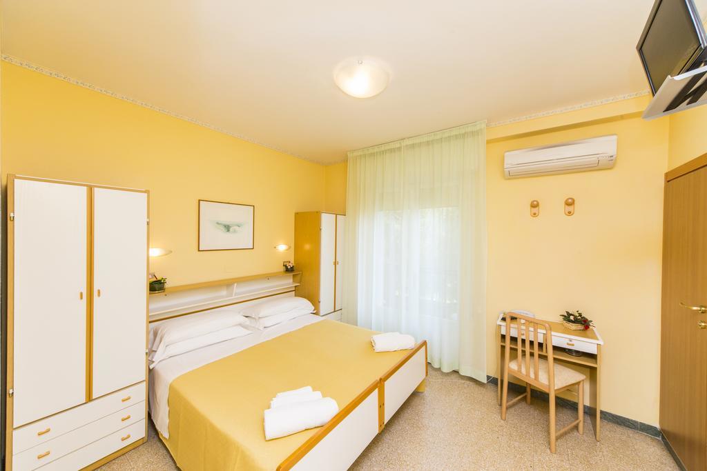 ריצ'יונה Hotel Rita מראה חיצוני תמונה