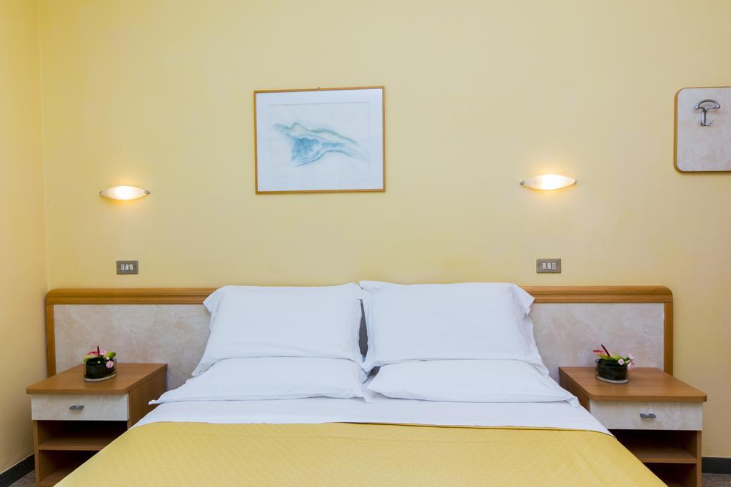 ריצ'יונה Hotel Rita מראה חיצוני תמונה